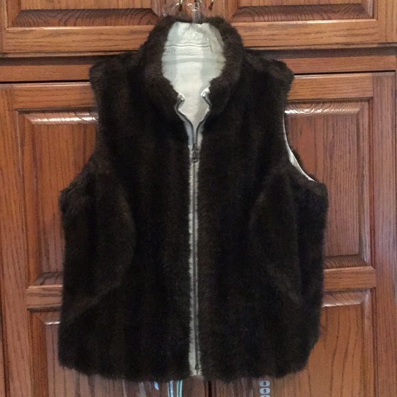 Reversible Vest - Picture 2 of 3